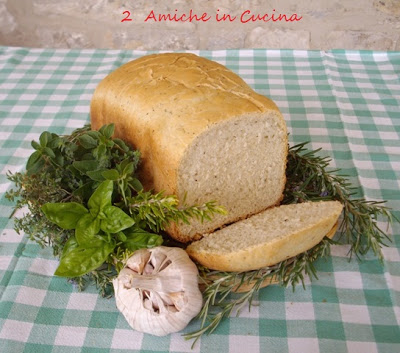 Pane alla zucca e noci con la macchina per il pane - 2 Amiche in Cucina