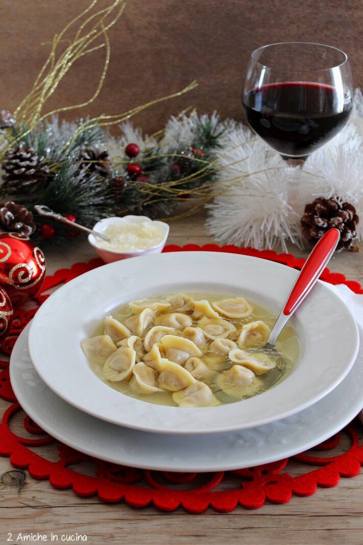 Piatto ci cappelletti in brodo