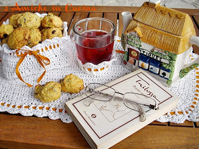 Biscotti con farina di farro e carote