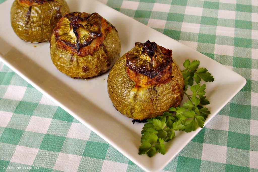 Zucchine ripiene di tonno, ricetta per l'estate