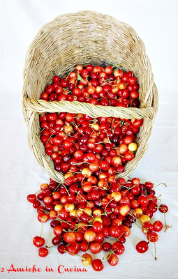 cestino di ciliegie per dolci e confetture