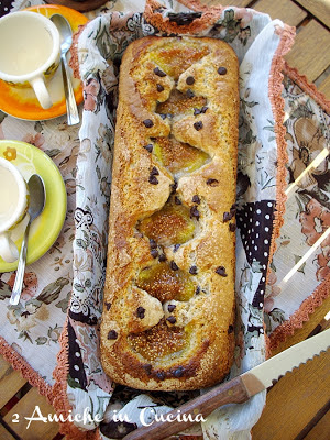 Plum cake integrale con fichi e cioccolato