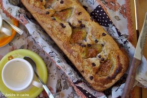 Plum cake integrale con ricotta, fichi e gocce di cioccolato
