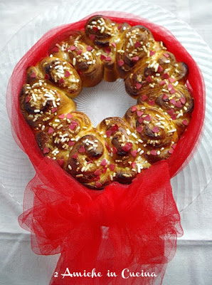 corona natalizia di swedish cinnamon rolls