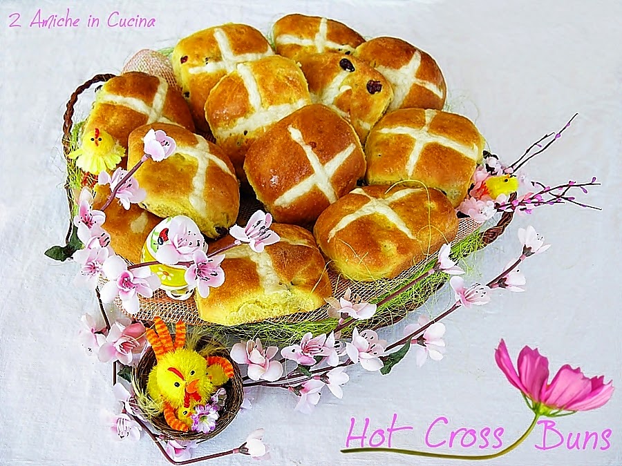 Cestino con hot cross buns