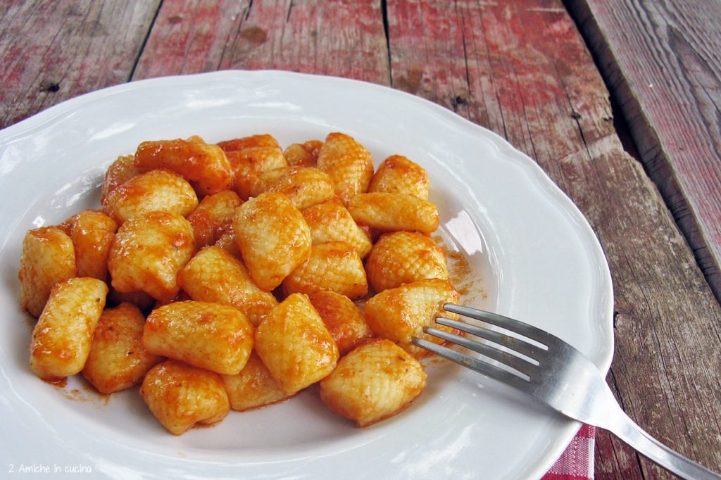 gnocchi di patata rossa di Colfiorito IGP con sugo di piccione, ricetta tipica umbra