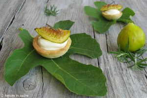 Crostatina con crema al mascarpone e fichi al rosmarino