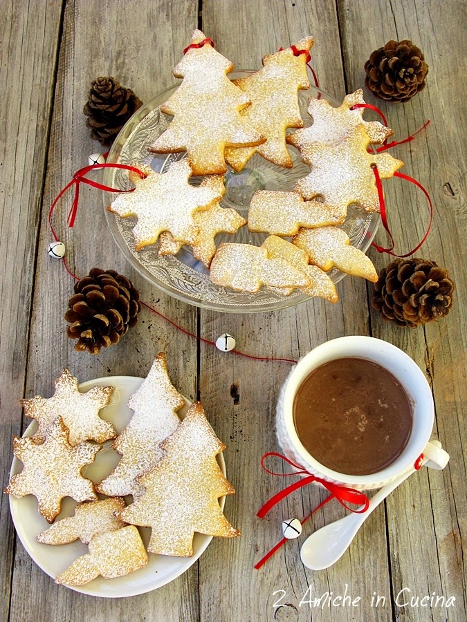 Biscotti natalizi con mandarino e spezie