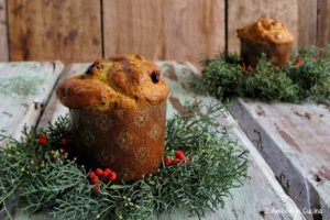 Panettoncini salati con broccolo siciliano e pomodori secchi