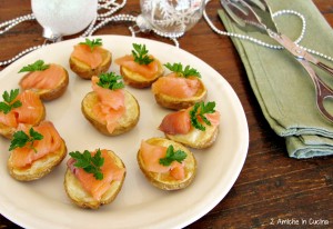 Patate al forno con salmone affumicato