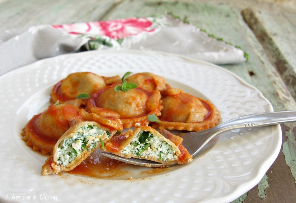 Ravioli ricotta e erbe di campo