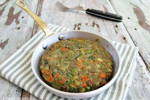 Frittella vegan con verdure e farina di lenticchie rosse