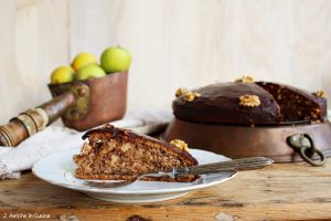 Torta di mele e noci al cioccolato