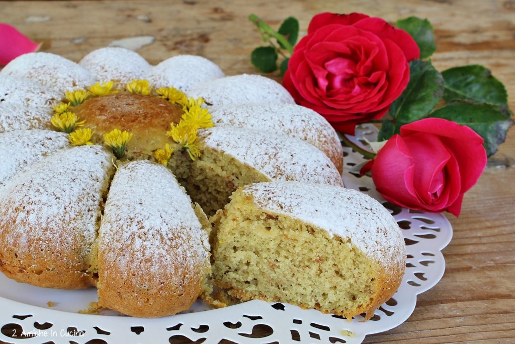 Torta margherita alle rose