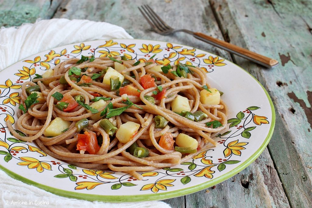 spaghetti di farro con patate e fagiolini