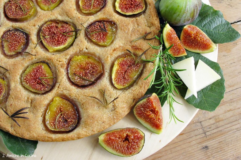 Focaccia ai fichi e pecorino