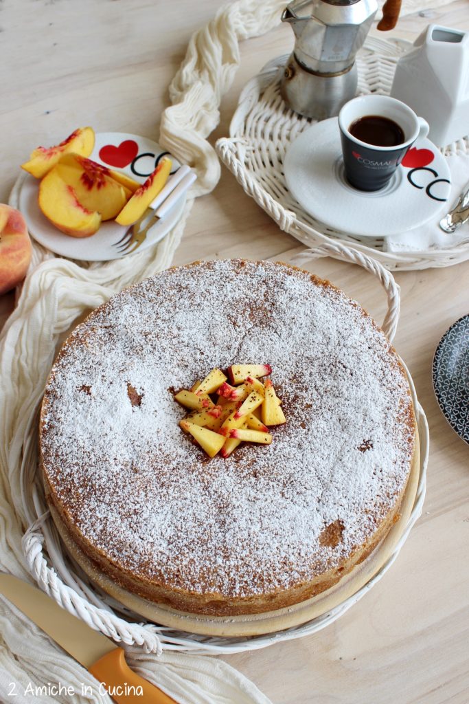 Torta al caffè e pesche