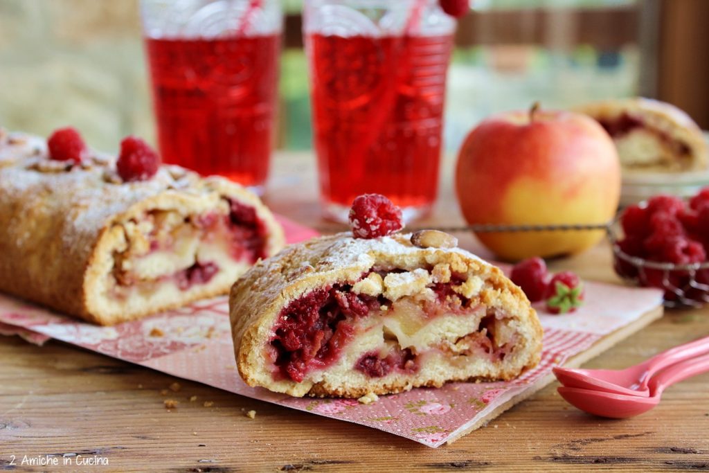 Strudel di frolla alle mele, lamponi e zenzero