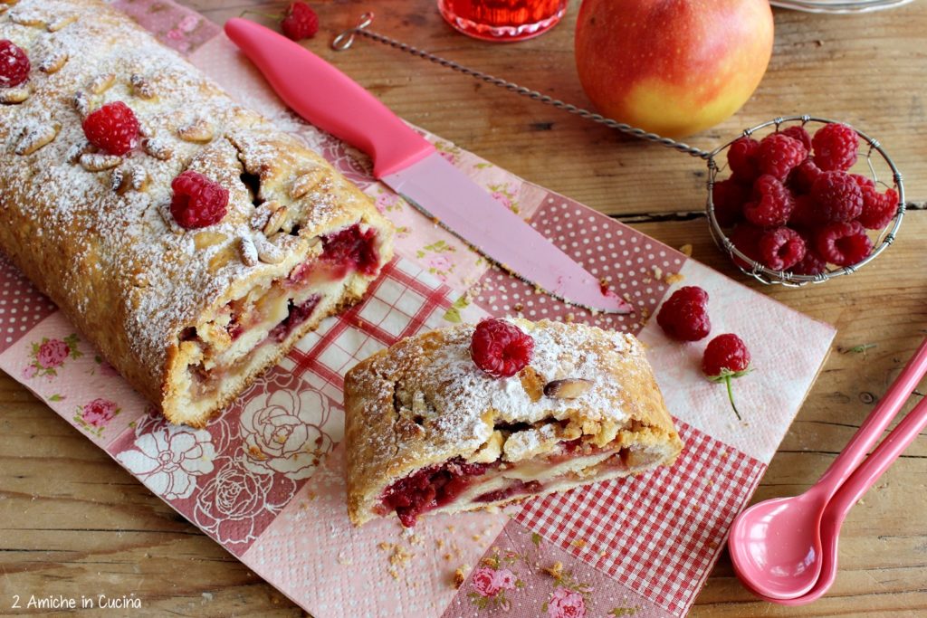 Strudel di frolla alle mele, lamponi e zenzero 