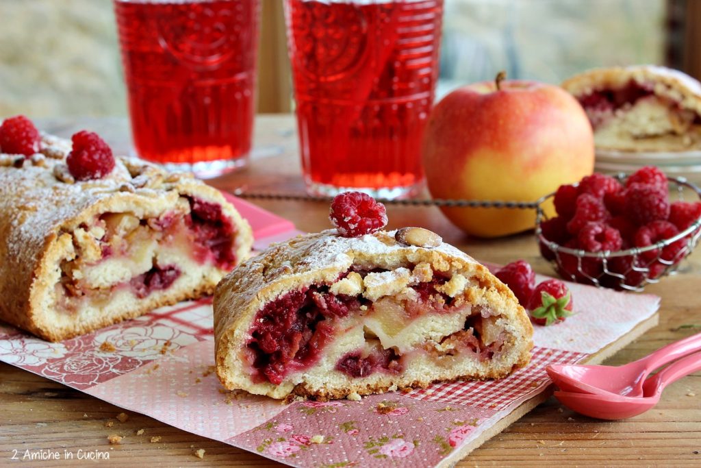 Strudel di frolla alle mele, lamponi e zenzero 