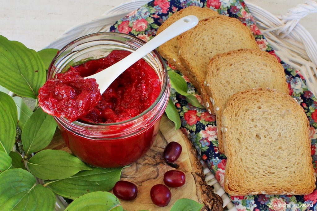Confettura di corniole, ricetta con frutti dimenticati