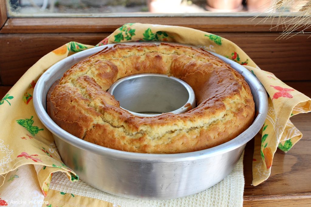ciambellone mandorle amare 