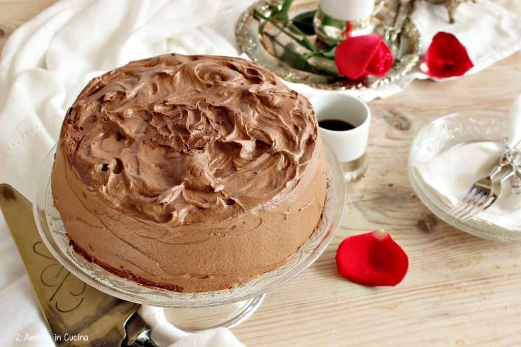 Torta al cioccolato e nocciole