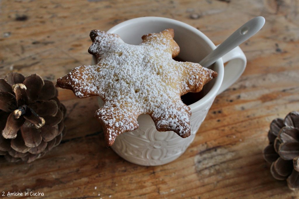 Biscotti con cuore di mela e spezie