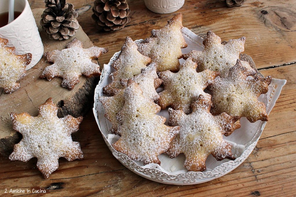 Biscotti con cuore di mela e spezie