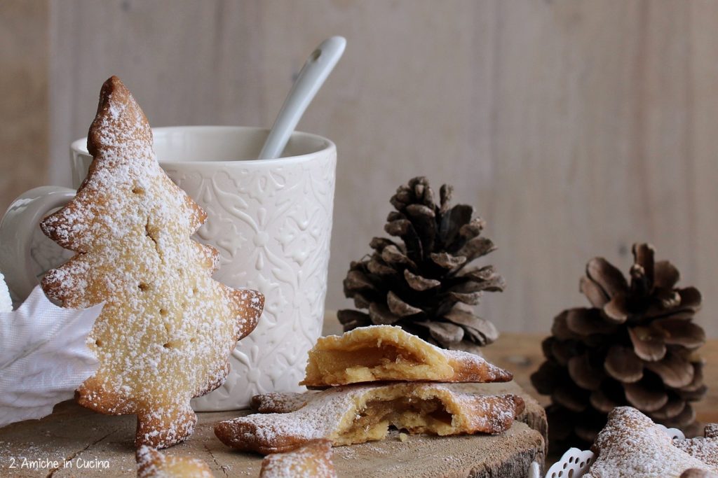 Biscotti con cuore di mela e spezie