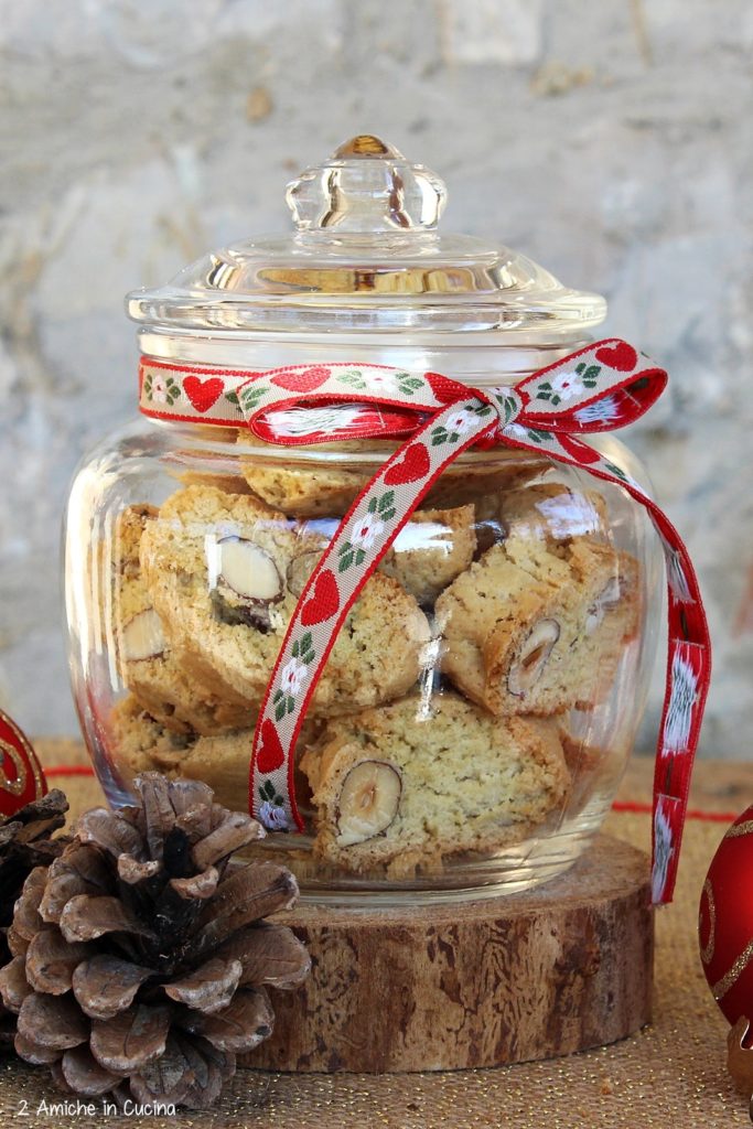 biscotti umbri con mandorle e nocciole