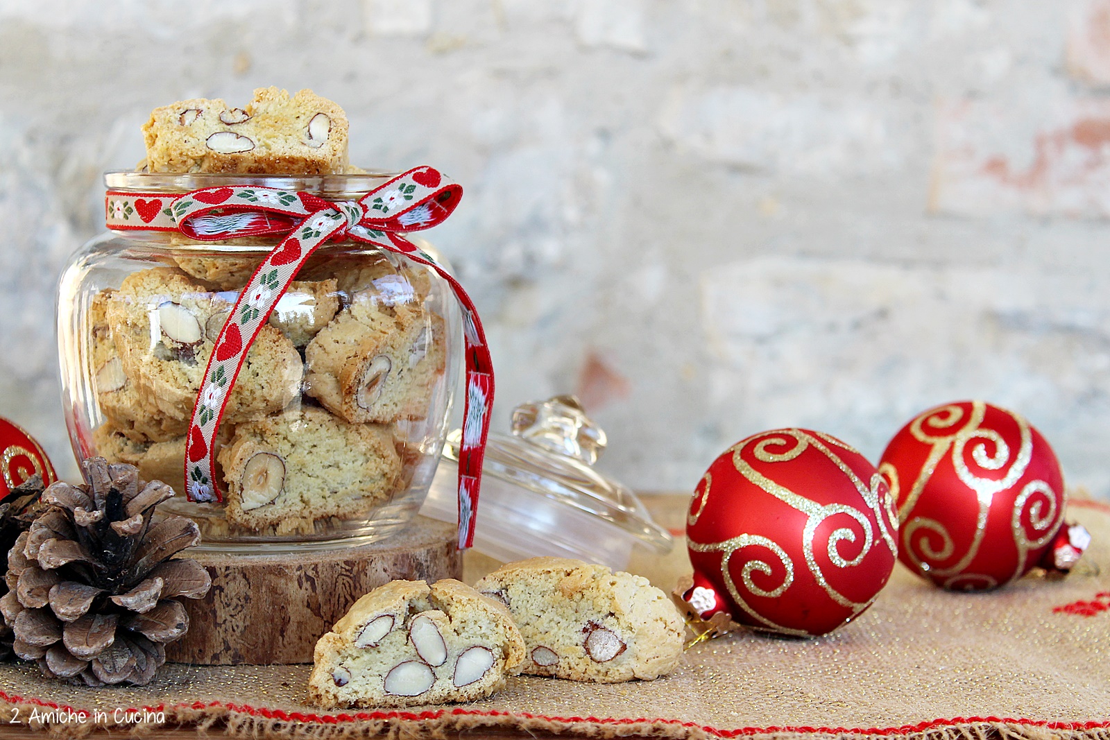 Dolci Natalizi Da Regalare.Tozzetti Umbri Biscotti Friabili Con Nocciole E Mandorle