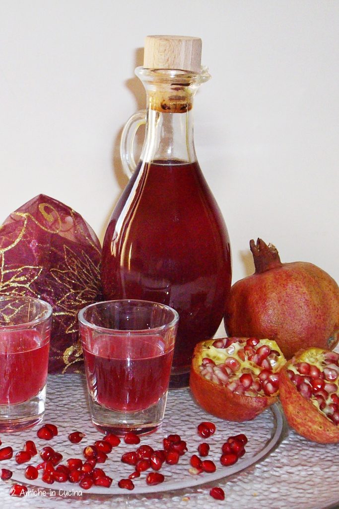 liquore alla melagrana, fatto in casa