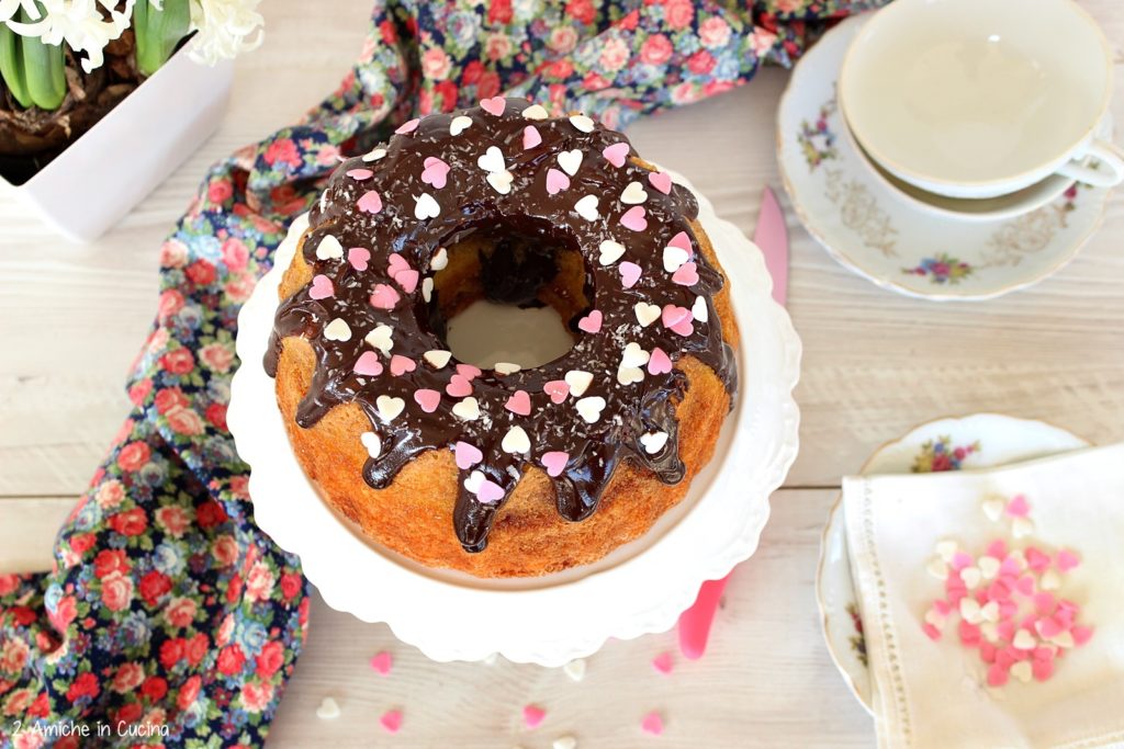 Ciambella al cocco e confettura di fragole 