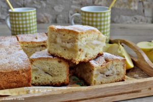 Cubotti di torta di mele ucraina, ricetta tipica dell'est Europa