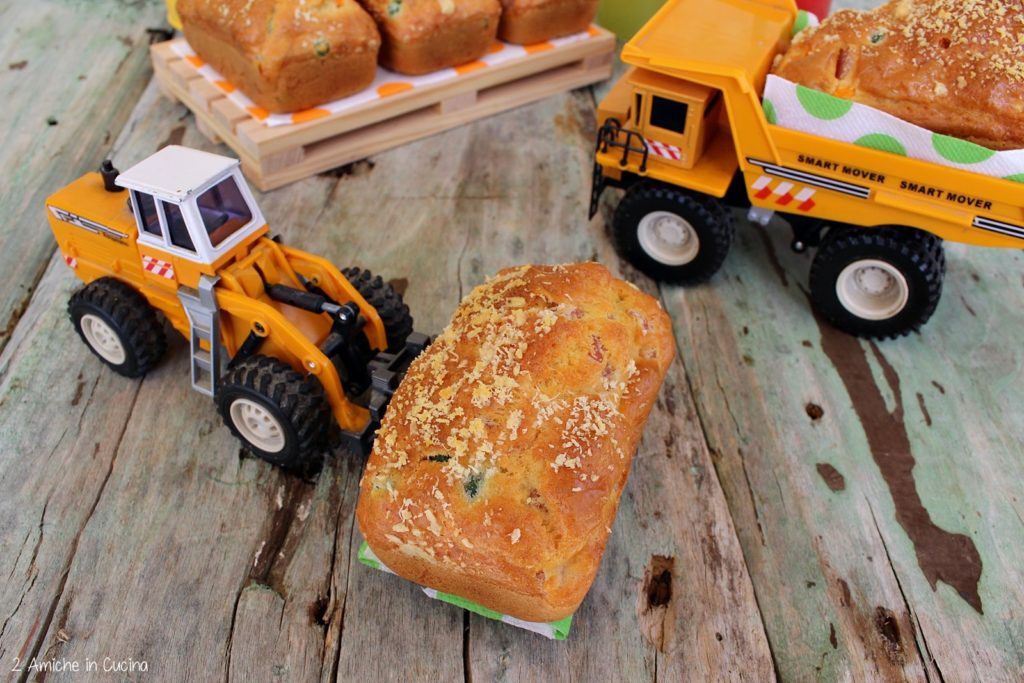 Mini plumcake salati con prosciutto cotto e piselli