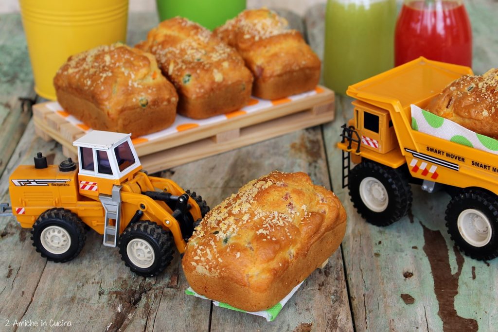 Mini plumcake salati con prosciutto cotto e piselli
