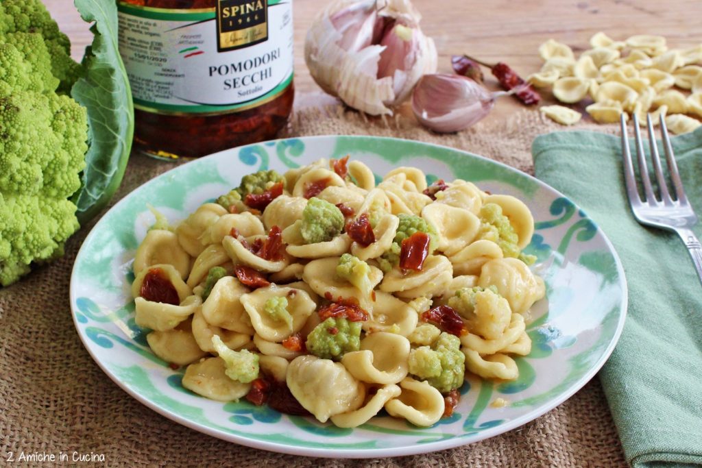 Orecchiette con broccolo romano e pomodori secchi 