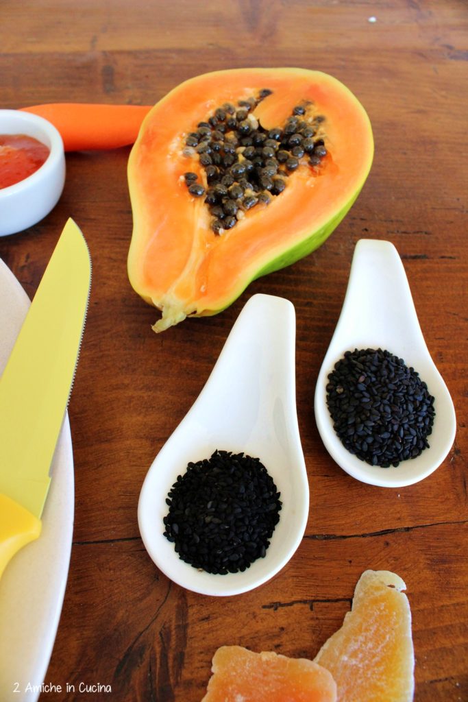 papaya, nigella e sesamo nero