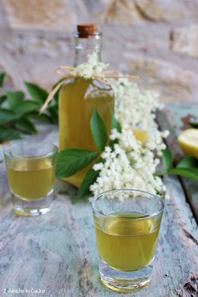 liquore ai fiori di sambuco-limone