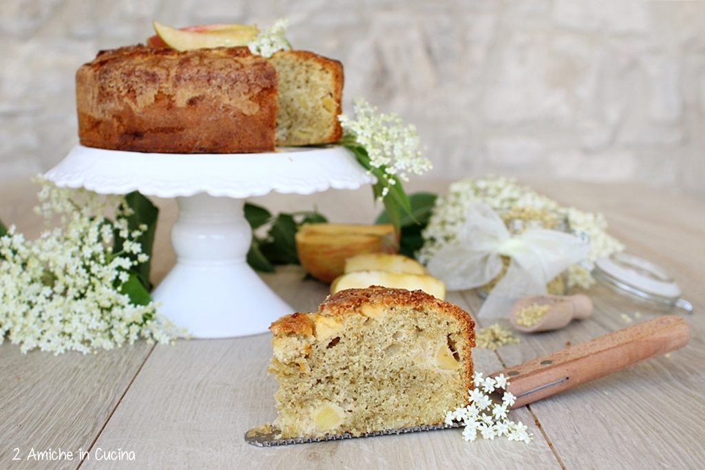 torta di mele ai fiori di sambuco