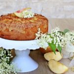torta di mele di fiori di sambuco