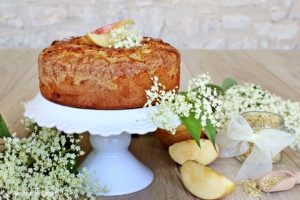 torta di mele di fiori di sambuco