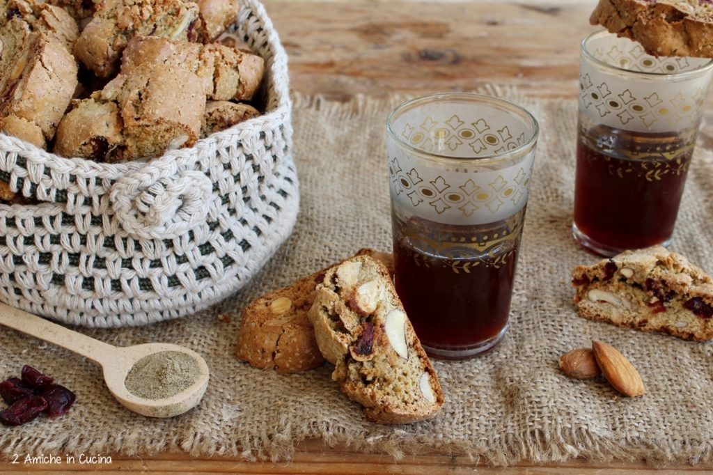 tozzetti alla canapa- mandorle- mirtilli - ricette con la canapa