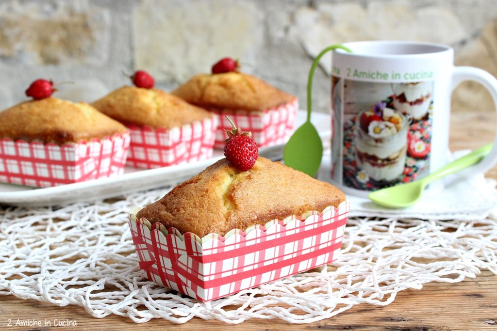 back to school - 30 colazioni per la scuola Mini plumcake al cocco con fragoline e limone 1