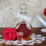 liquore alle rose- cannella- liquori fatti in casa