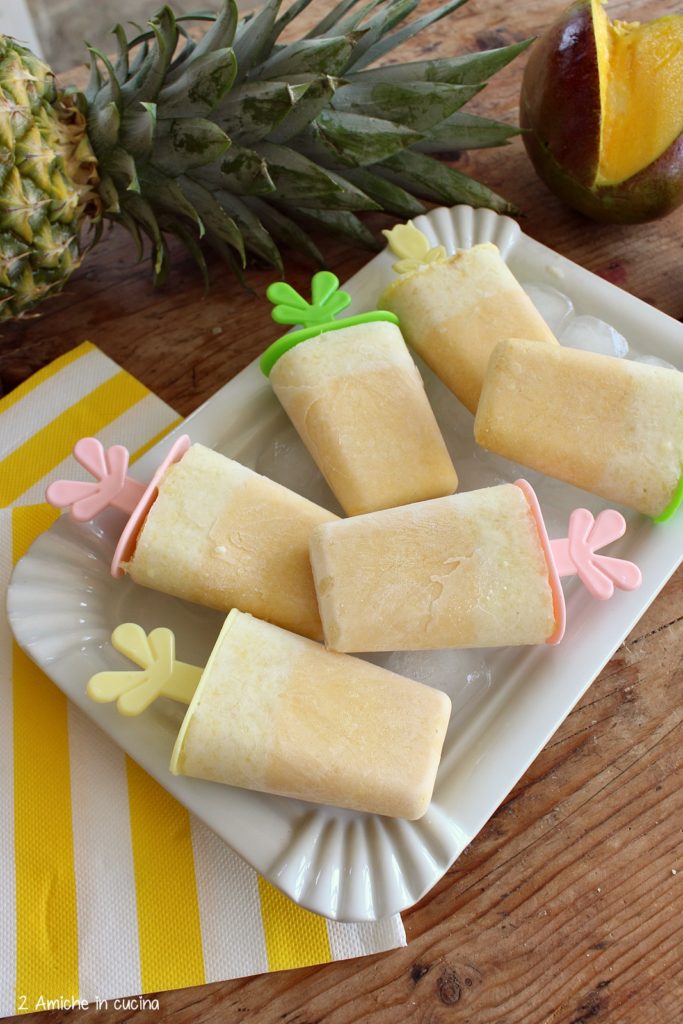 ghiaccioli al cocco fatti in casa con frutta esotica