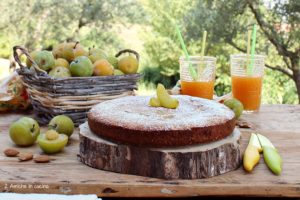 Torta ai cereali con prugne e mandorle, senza grassi aggiunti