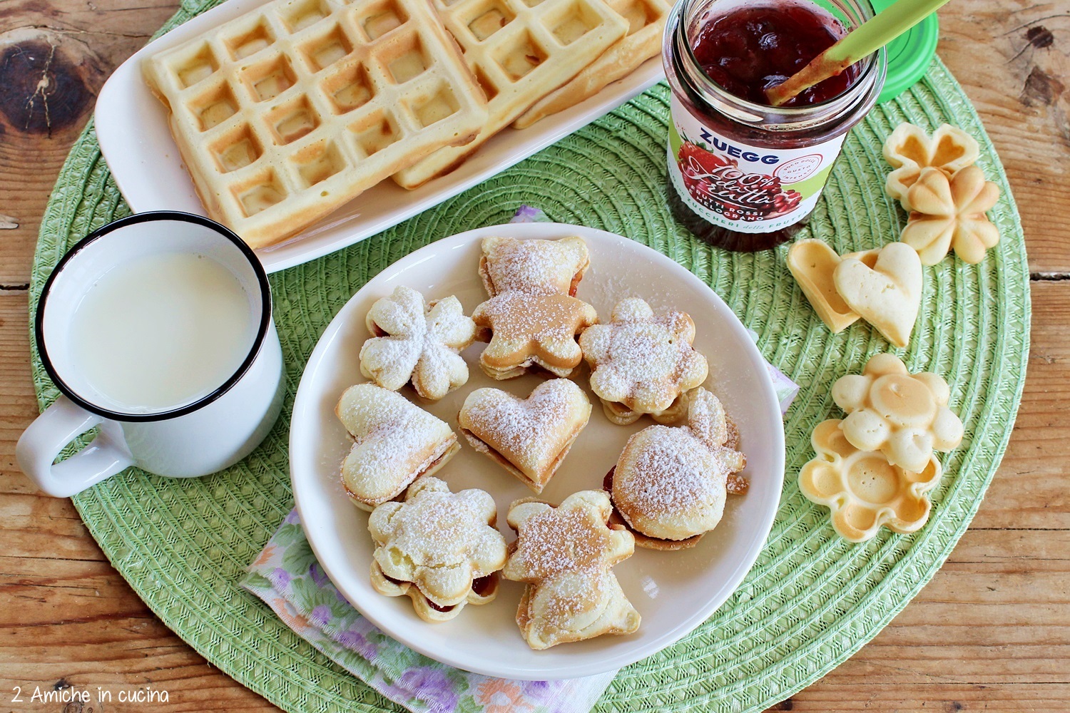 Mini waffel con confettura, per la colazione o la merenda