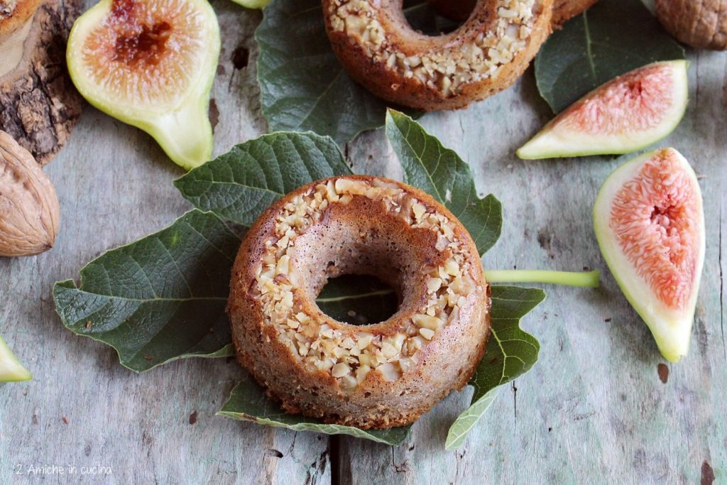 Ciambelline ai fichi e noci, con farina d'avena e sciroppo di acero